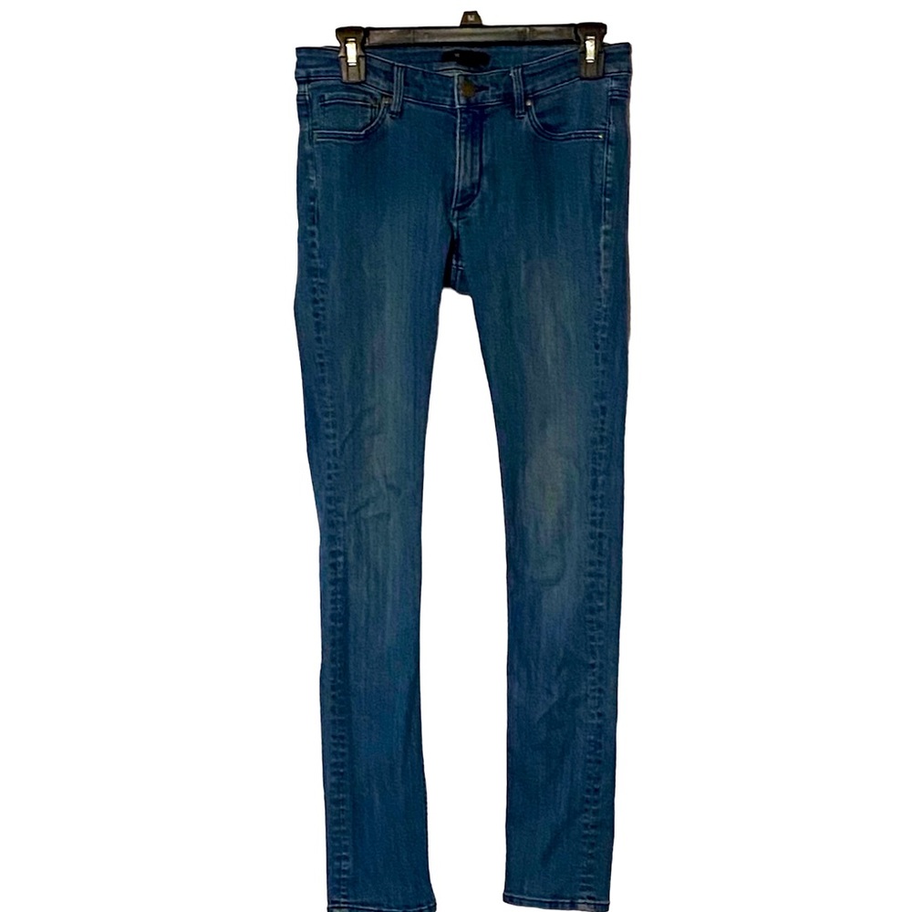 Mid Waisted Hybrid Jeans.